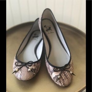 CIRCUS BY SAM EDELMAN ALI FLAT SNAKESIN-7.5.-ECU